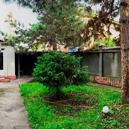 Ala-Bel Guesthouse Бішкек Екстер'єр фото