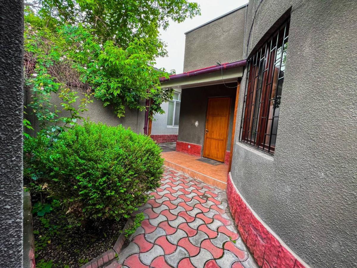Ala-Bel Guesthouse Бішкек Екстер'єр фото